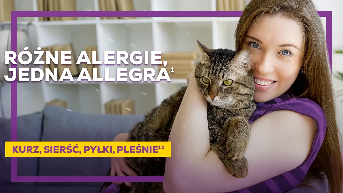 Kobieta tuląca kota 